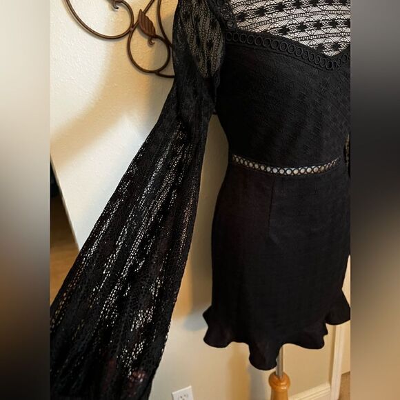 Stunning crochet, lace and embroidery black dress - Picture 8 of 16